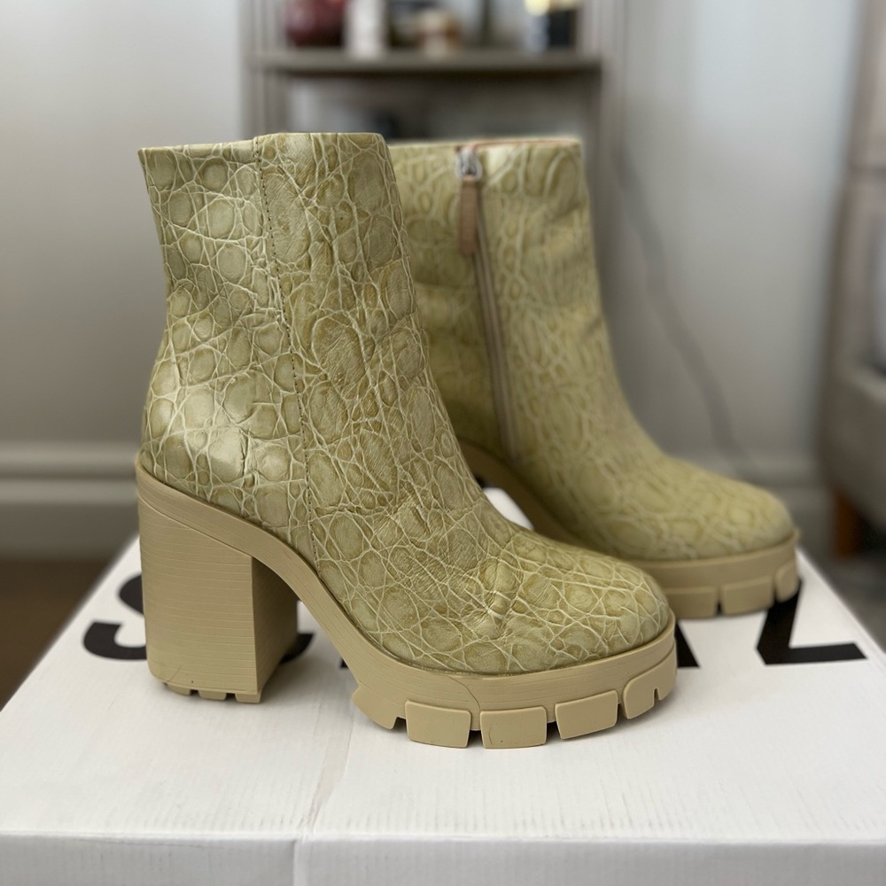 Schutz Gwendoline Bootie Sz 7.5